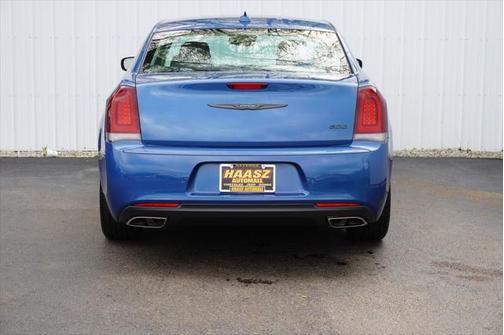 2023 Chrysler 300 Touring