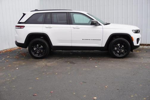 2025 Jeep Grand Cherokee Altitude