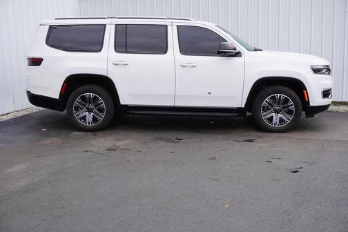 2023 Jeep Wagoneer Base