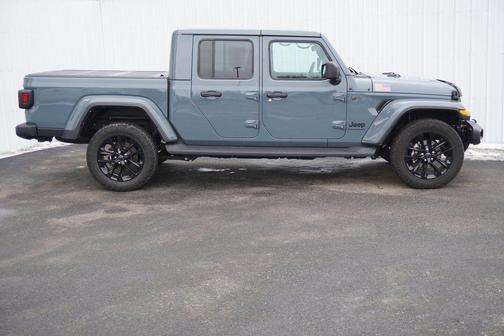 2024 Jeep Gladiator Nighthawk