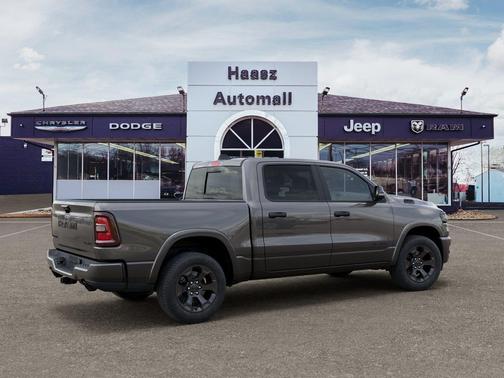 Granite Crystal Metallic Clearcoat 2026 RAM 1500 Big Horn/Lone Star