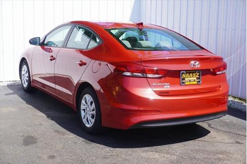 2018 Hyundai ELANTRA SE