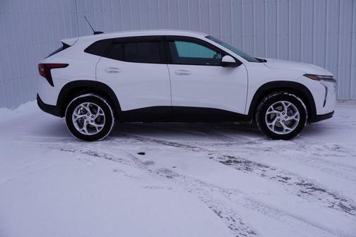 2025 Chevrolet Trax LS