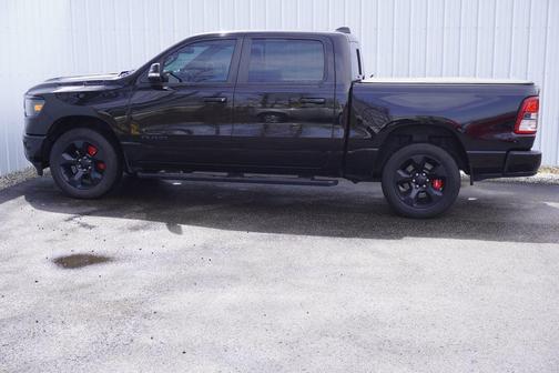 Diamond Black Crystal Pearlcoat 2019 RAM 1500 Big Horn