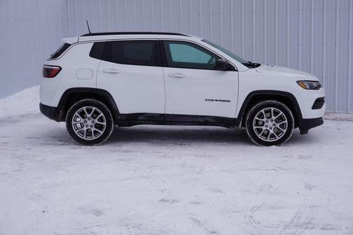 2024 Jeep Compass Latitude Lux