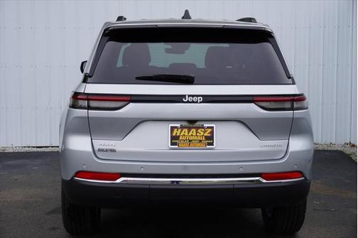 2025 Jeep Grand Cherokee Laredo
