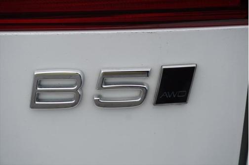 2024 Volvo XC60 B5 Core