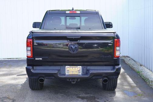 Diamond Black Crystal Pearlcoat 2021 RAM 1500 Big Horn/Lone Star