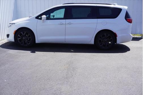 2018 Chrysler Pacifica Touring-L
