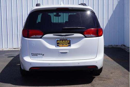 2018 Chrysler Pacifica Touring-L