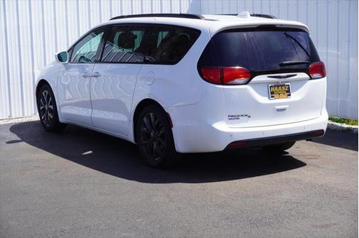 2018 Chrysler Pacifica Touring-L