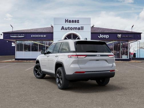 Bright White Clearcoat 2026 Jeep Grand Cherokee Limited