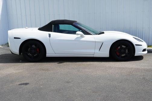 Arctic White 2005 Chevrolet Corvette Base