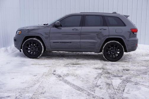 2022 Jeep Grand Cherokee Laredo