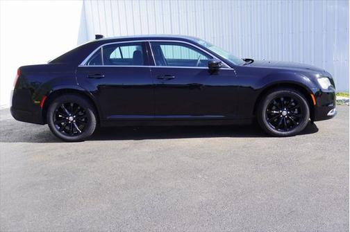 2022 Chrysler 300 Touring