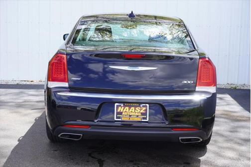 2022 Chrysler 300 Touring