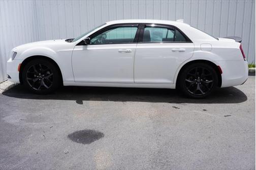 2021 Chrysler 300 Touring
