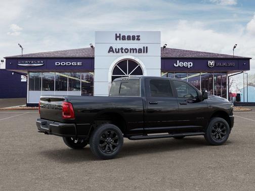 Diamond Black Crystal Pearlcoat 2026 RAM 3500 Laramie