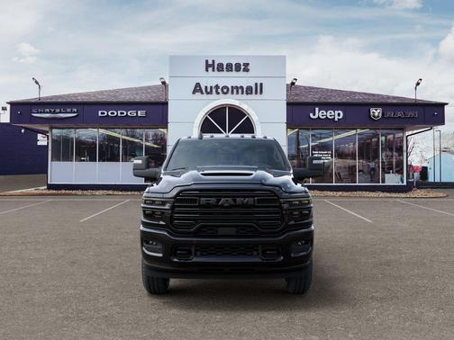Diamond Black Crystal Pearlcoat 2026 RAM 3500 Laramie