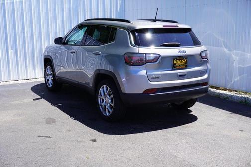 Billet Silver Metallic Clearcoat 2022 Jeep Compass Latitude Lux