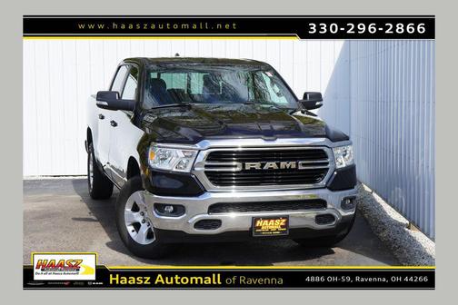 Diamond Black Crystal Pearlcoat 2019 RAM 1500 Big Horn