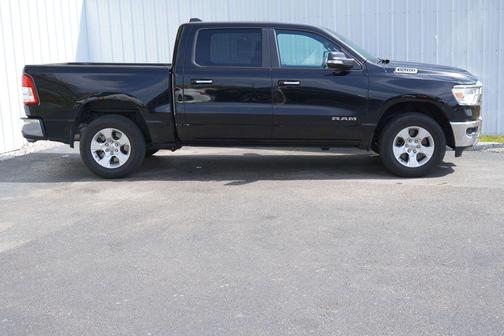 Diamond Black Crystal Pearlcoat 2019 RAM 1500 Big Horn
