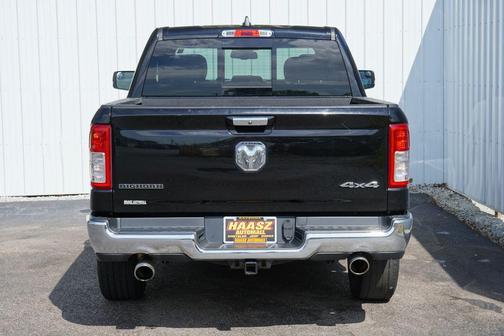 Diamond Black Crystal Pearlcoat 2019 RAM 1500 Big Horn