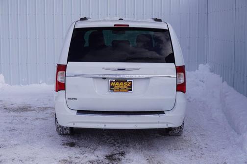 2014 Chrysler Town & Country Touring-L