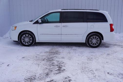 2014 Chrysler Town & Country Touring-L