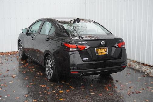 2023 Nissan Versa 1.6 SV