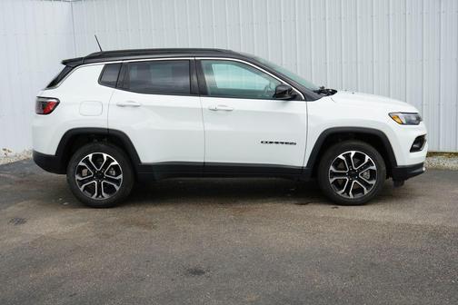 Bright White Clearcoat 2024 Jeep Compass Limited