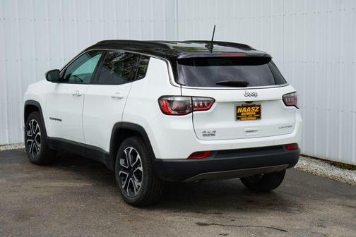 Bright White Clearcoat 2024 Jeep Compass Limited