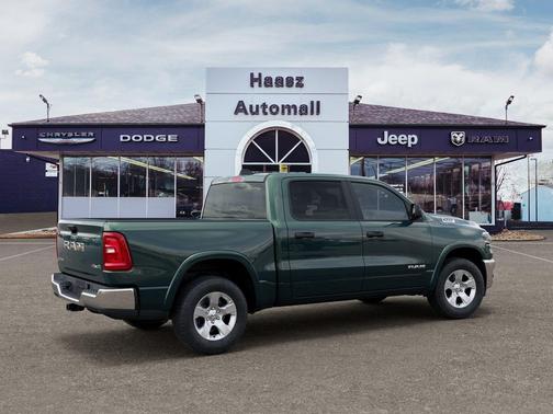 Serrano Green Metallic 2026 RAM 1500 Big Horn/Lone Star
