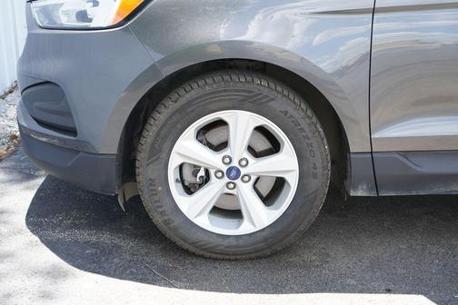 Magnetic Metallic 2020 Ford Edge SE