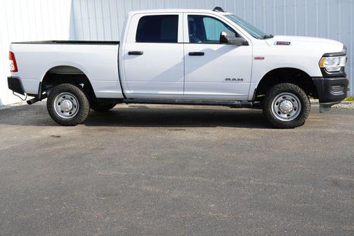 Bright White Clearcoat 2022 RAM 2500 Tradesman