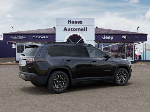 Diamond Black Crystal Pearlcoat 2026 Jeep Cherokee Laredo