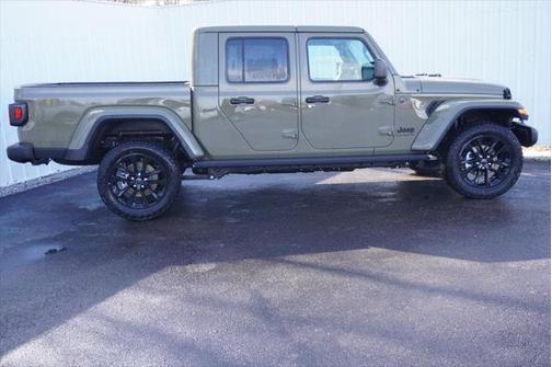 2025 Jeep Gladiator Nighthawk