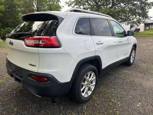 2017 Jeep Cherokee Sport