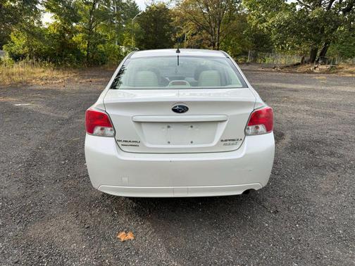 2012 Subaru Impreza 2.0i