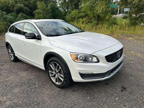 2016 Volvo V60 Cross Country T5