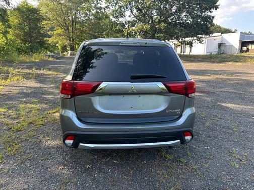 2016 Mitsubishi Outlander SE