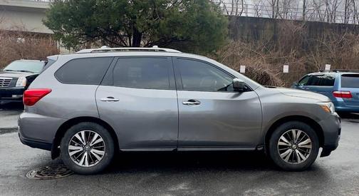 2017 Nissan Pathfinder SL