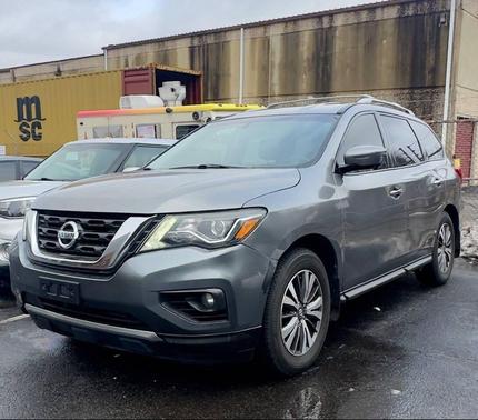 2017 Nissan Pathfinder SL