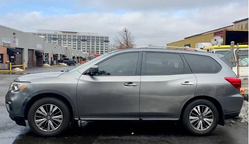 2017 Nissan Pathfinder SL