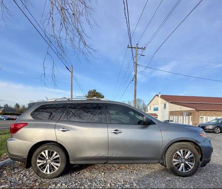 2017 Nissan Pathfinder SL