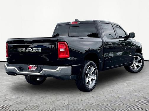 Diamond Black Crystal Pearlcoat 2025 RAM 1500 Tradesman