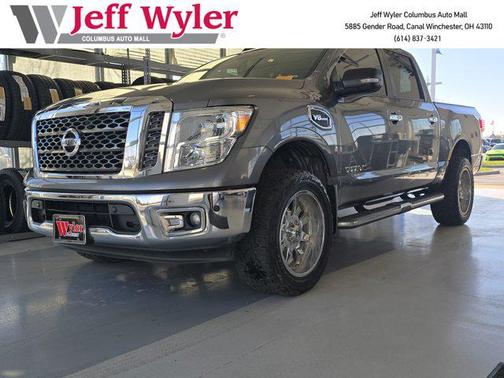 2017 Nissan Titan SV