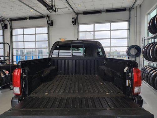 2017 Toyota Tacoma SR