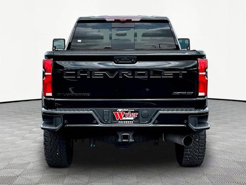 Black 2025 Chevrolet Silverado 2500 4WD Crew Cab Standard Bed ZR2
