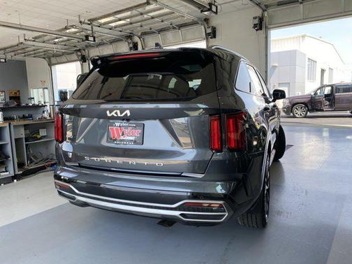 2022 Kia Sorento SX